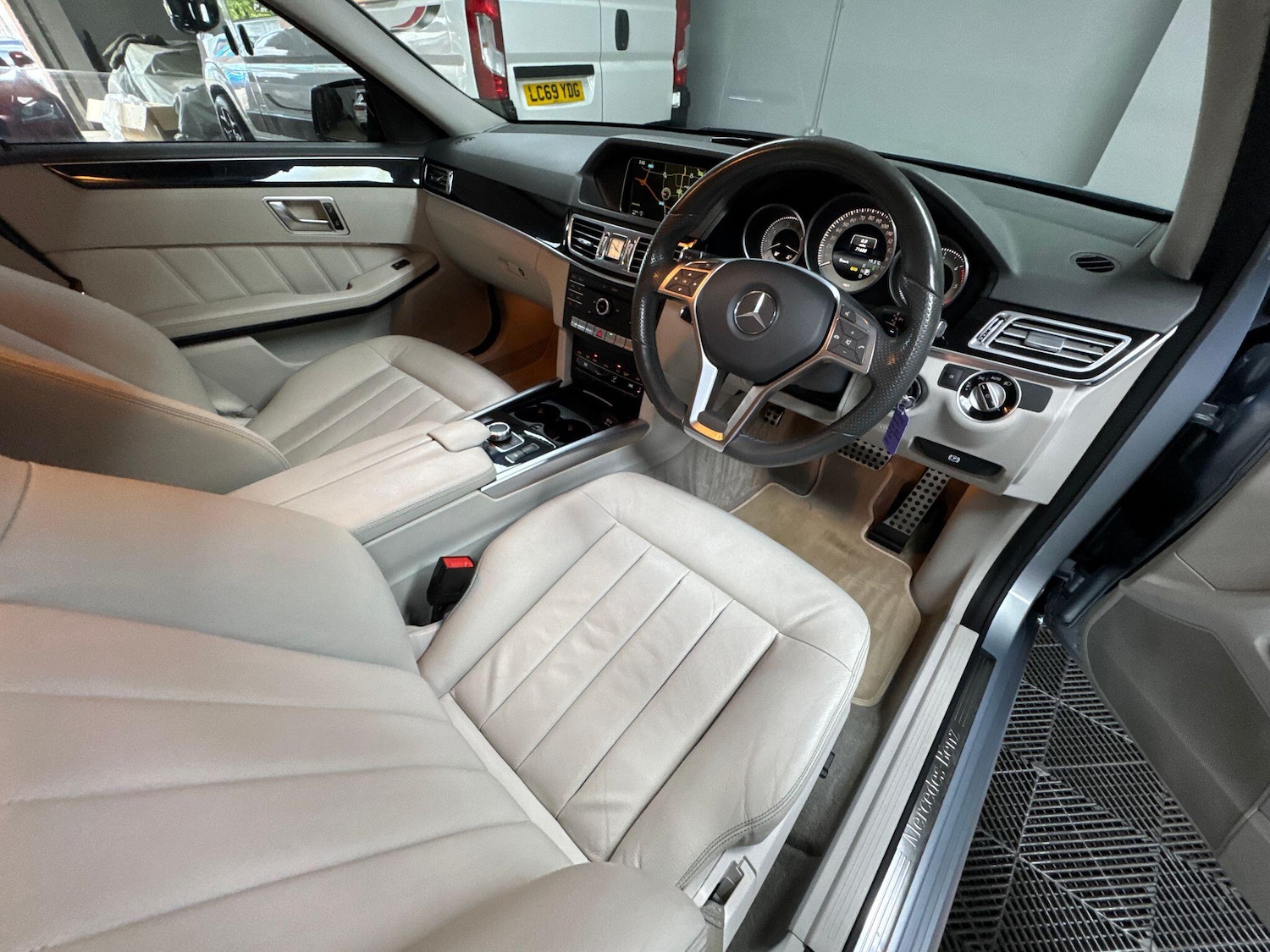 Used Mercedes-Benz E Class 2015 for sale - 75884010: Photo 18