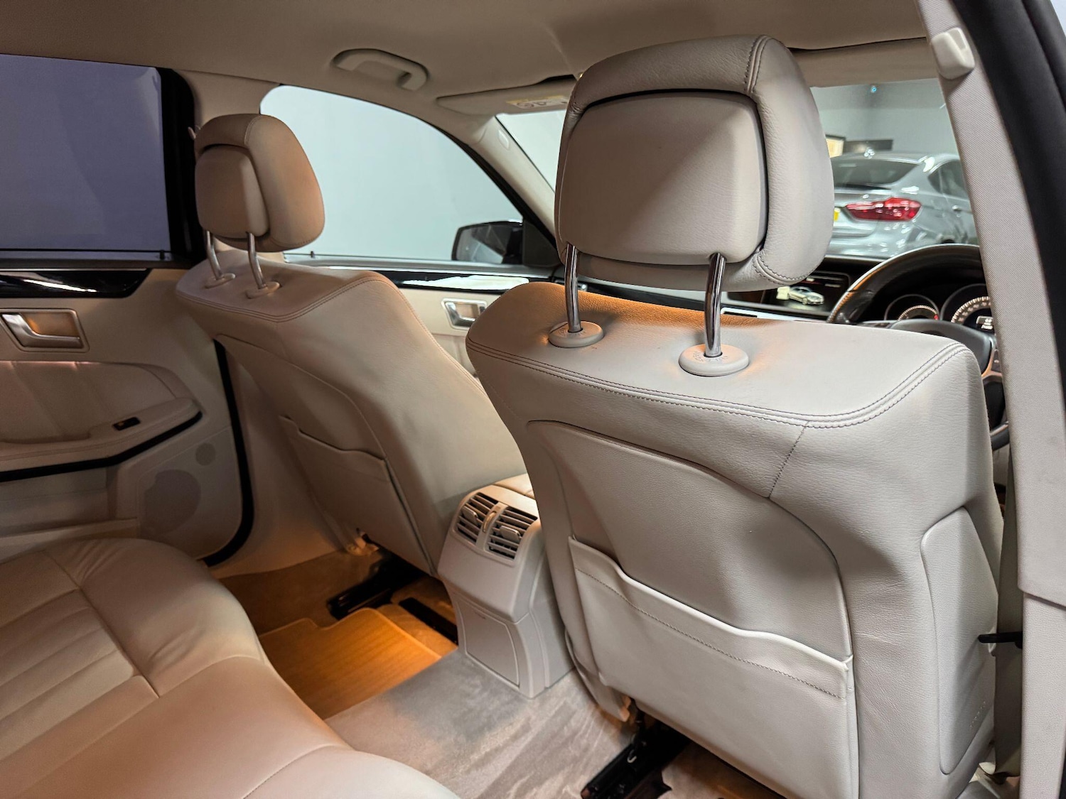 Used Mercedes-Benz E Class 2015 for sale - 75884010: Photo 28