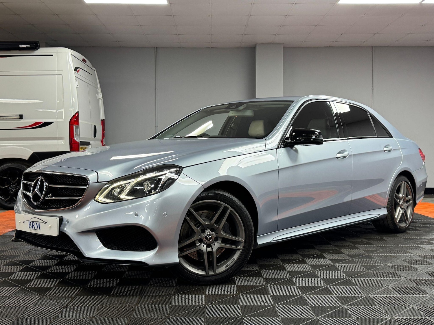 Used Mercedes-Benz E Class 2015 for sale - 75884010: Photo 3