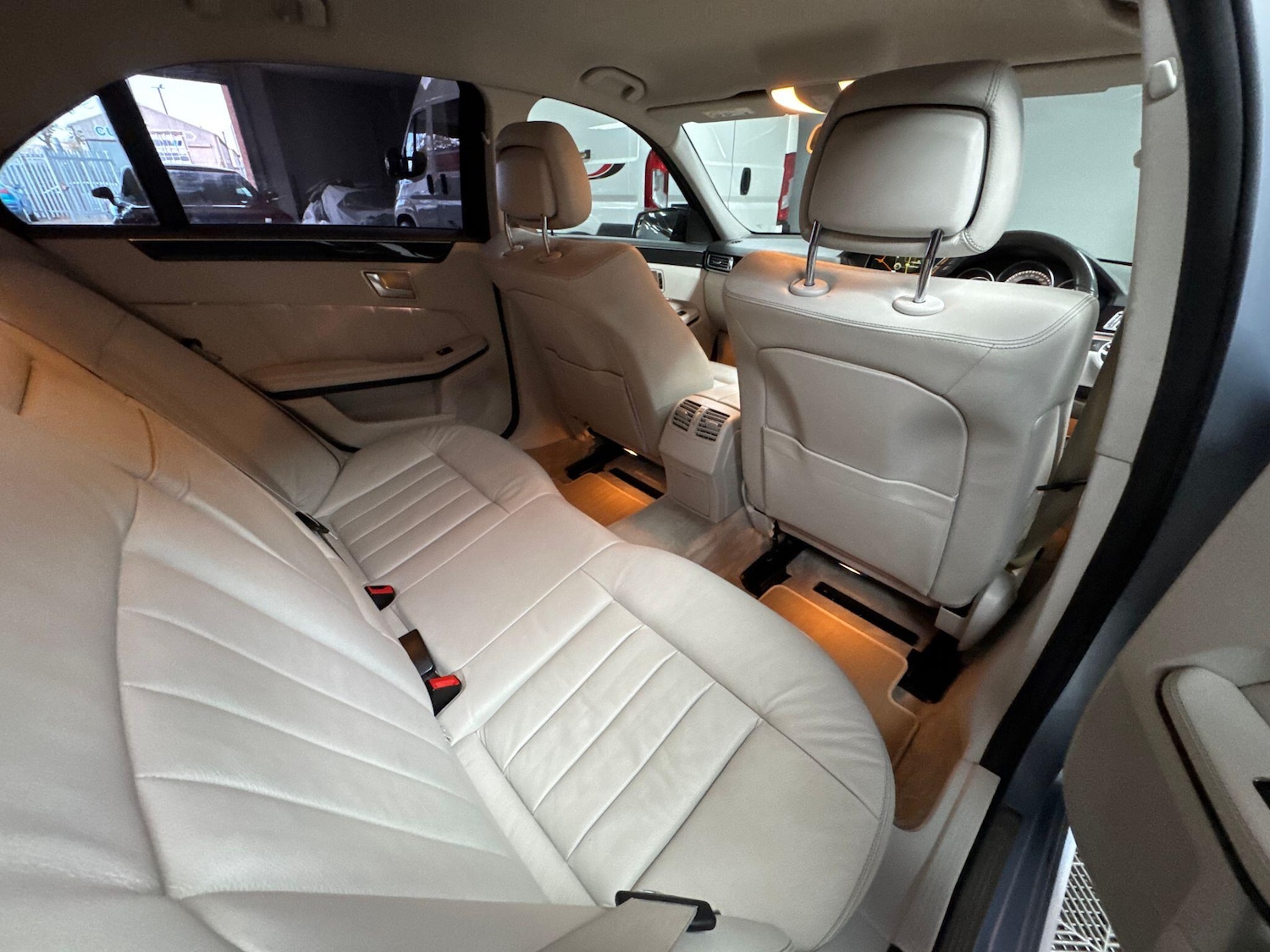 Used Mercedes-Benz E Class 2015 for sale - 75884010: Photo 30