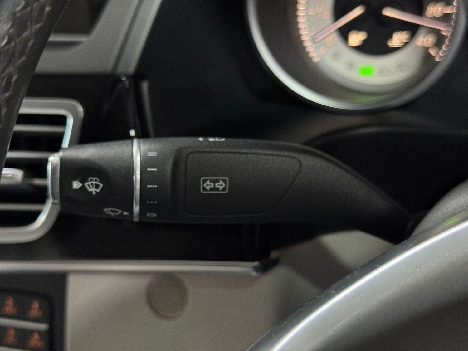 Used Mercedes-Benz E Class 2015 for sale - 75884010: Photo 35