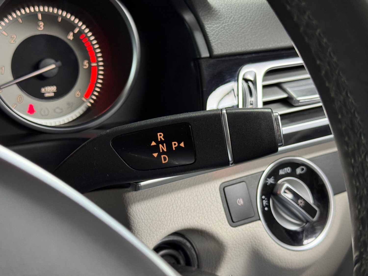 Used Mercedes-Benz E Class 2015 for sale - 75884010: Photo 36