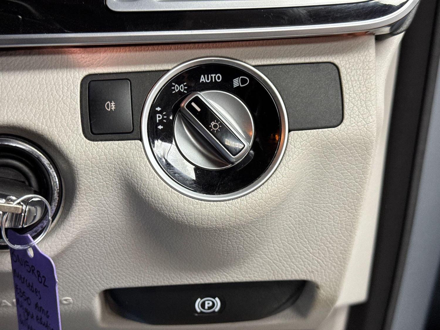 Used Mercedes-Benz E Class 2015 for sale - 75884010: Photo 40