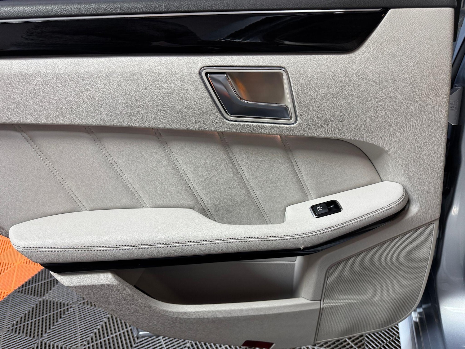 Used Mercedes-Benz E Class 2015 for sale - 75884010: Photo 42