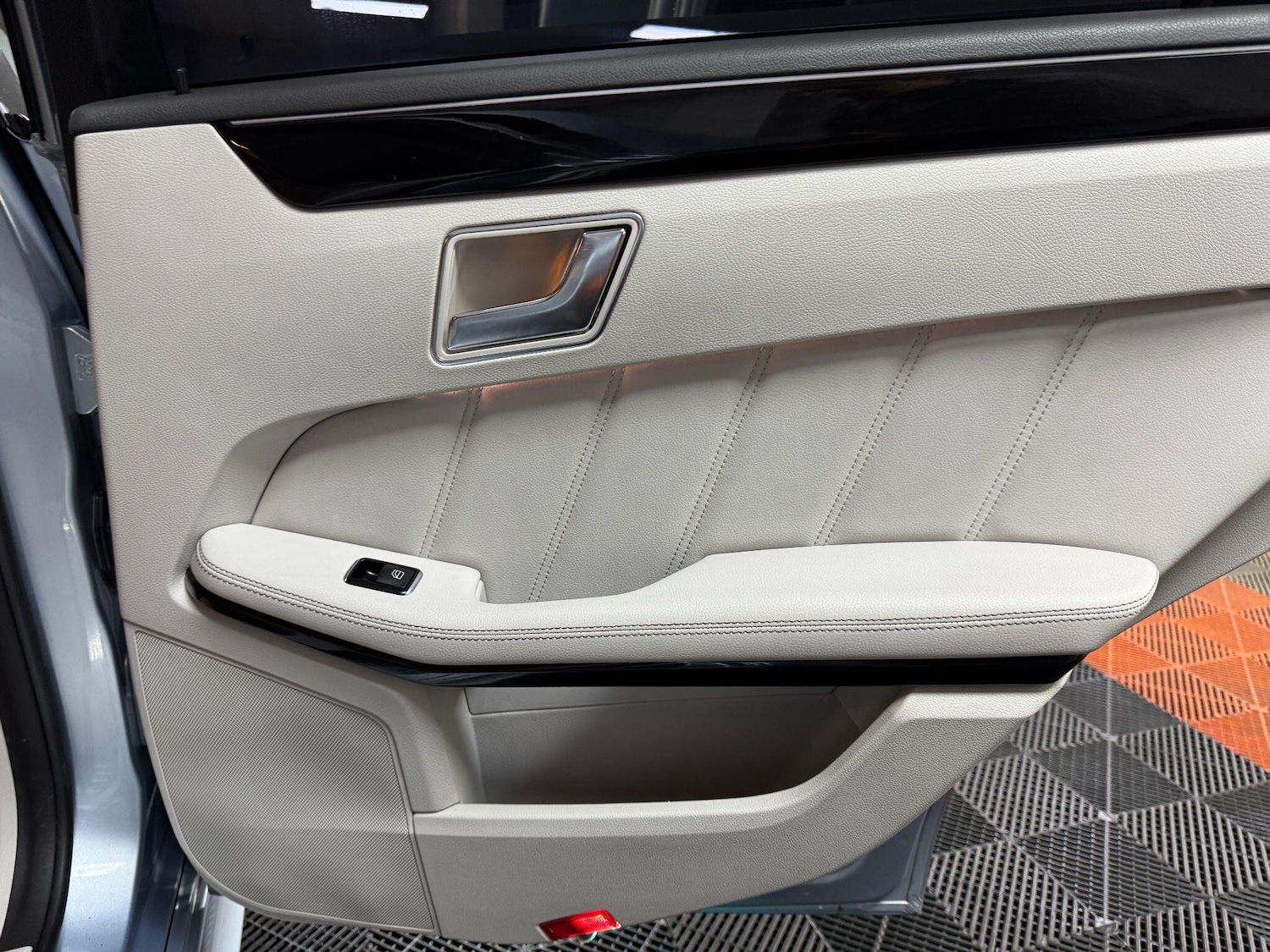 Used Mercedes-Benz E Class 2015 for sale - 75884010: Photo 43