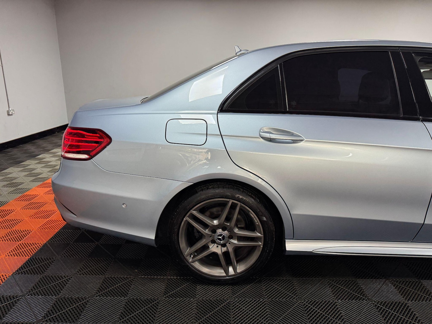 Used Mercedes-Benz E Class 2015 for sale - 75884010: Photo 47