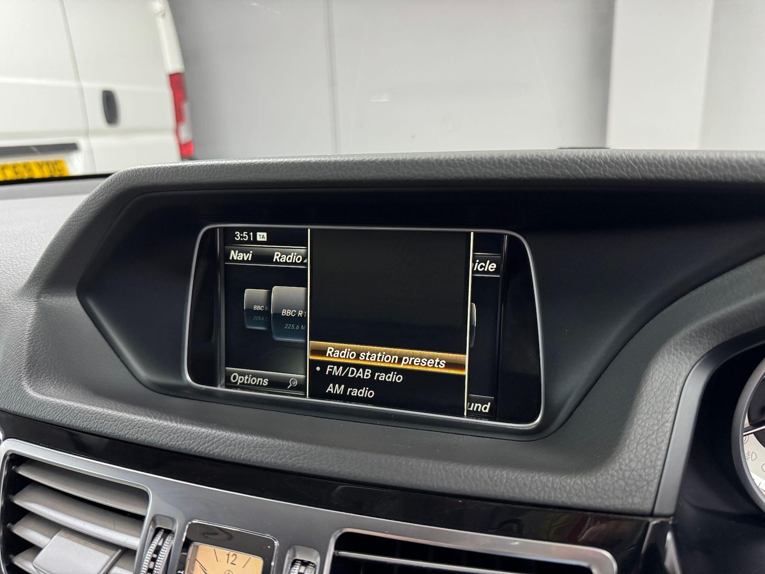 Used Mercedes-Benz E Class 2015 for sale - 75884010: Photo 56