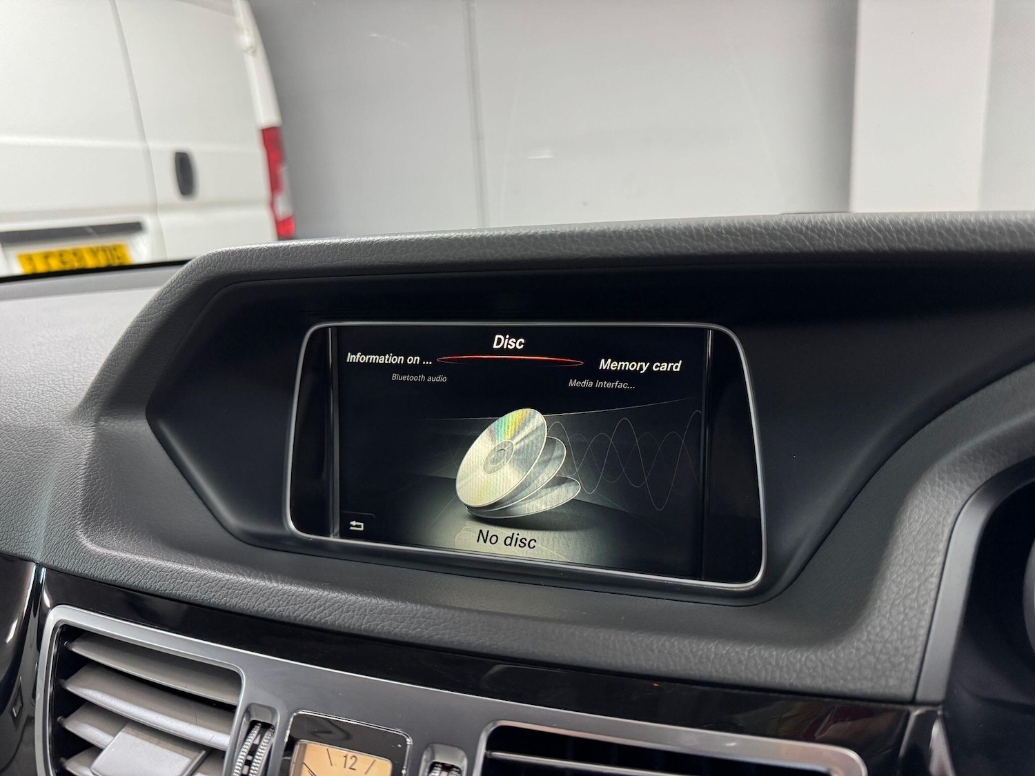 Used Mercedes-Benz E Class 2015 for sale - 75884010: Photo 59