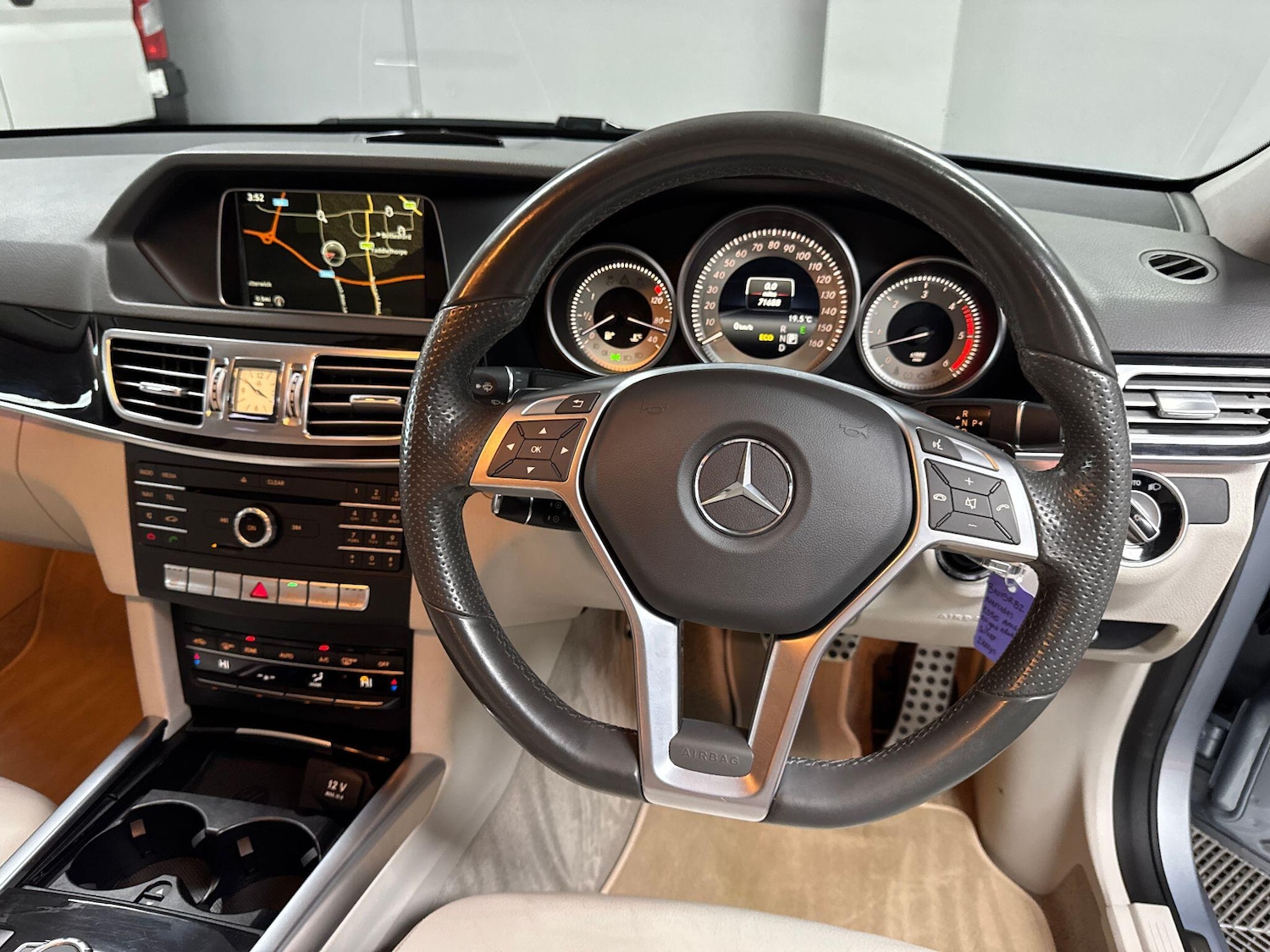 Used Mercedes-Benz E Class 2015 for sale - 75884010: Photo 68