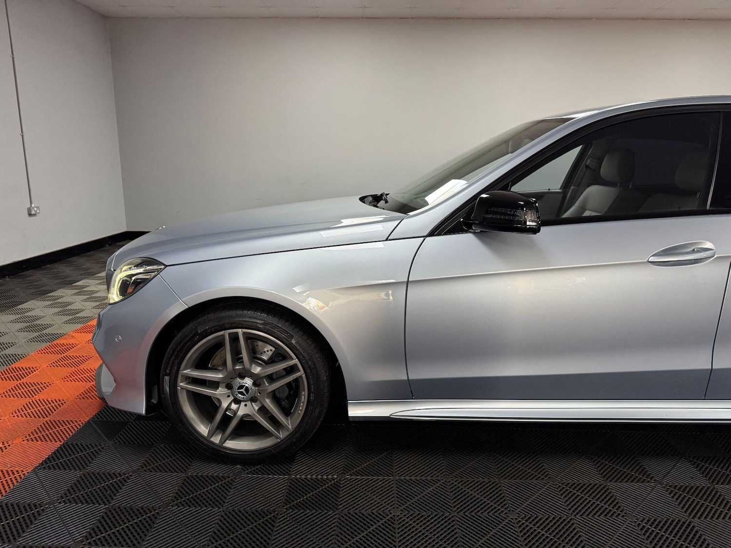 Used Mercedes-Benz E Class 2015 for sale - 75884010: Photo 84