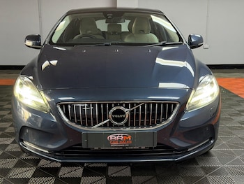 Used Volvo V40 2017 for sale - 79373253: Photo