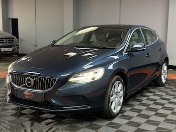 Used Volvo V40 2017 for sale - 79373253: Photo
