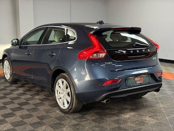 Used Volvo V40 2017 for sale - 79373253: Photo