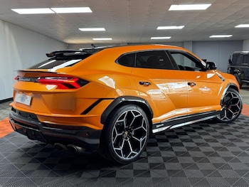 Used Lamborghini Urus 2024 for sale - 75224989: Photo