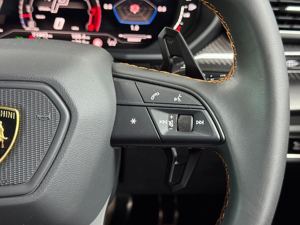 Used Lamborghini Urus 2024 for sale - 75224989: Photo 75