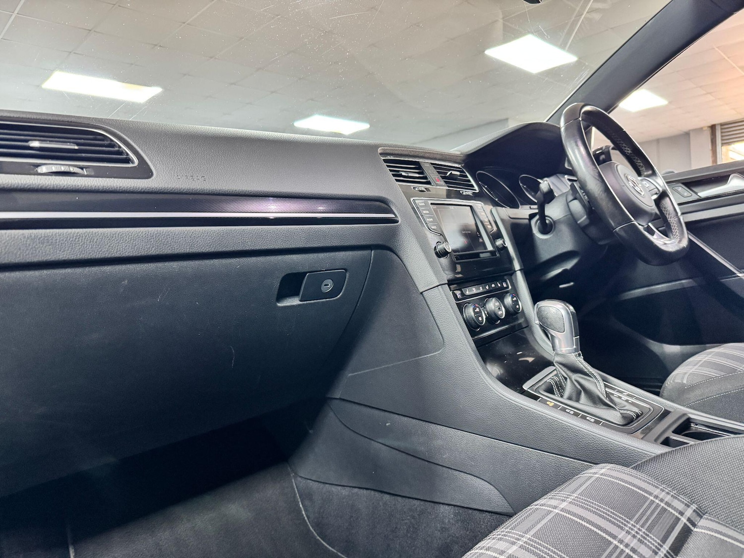 Used Volkswagen Golf 2016 for sale - 76408820: Photo 17