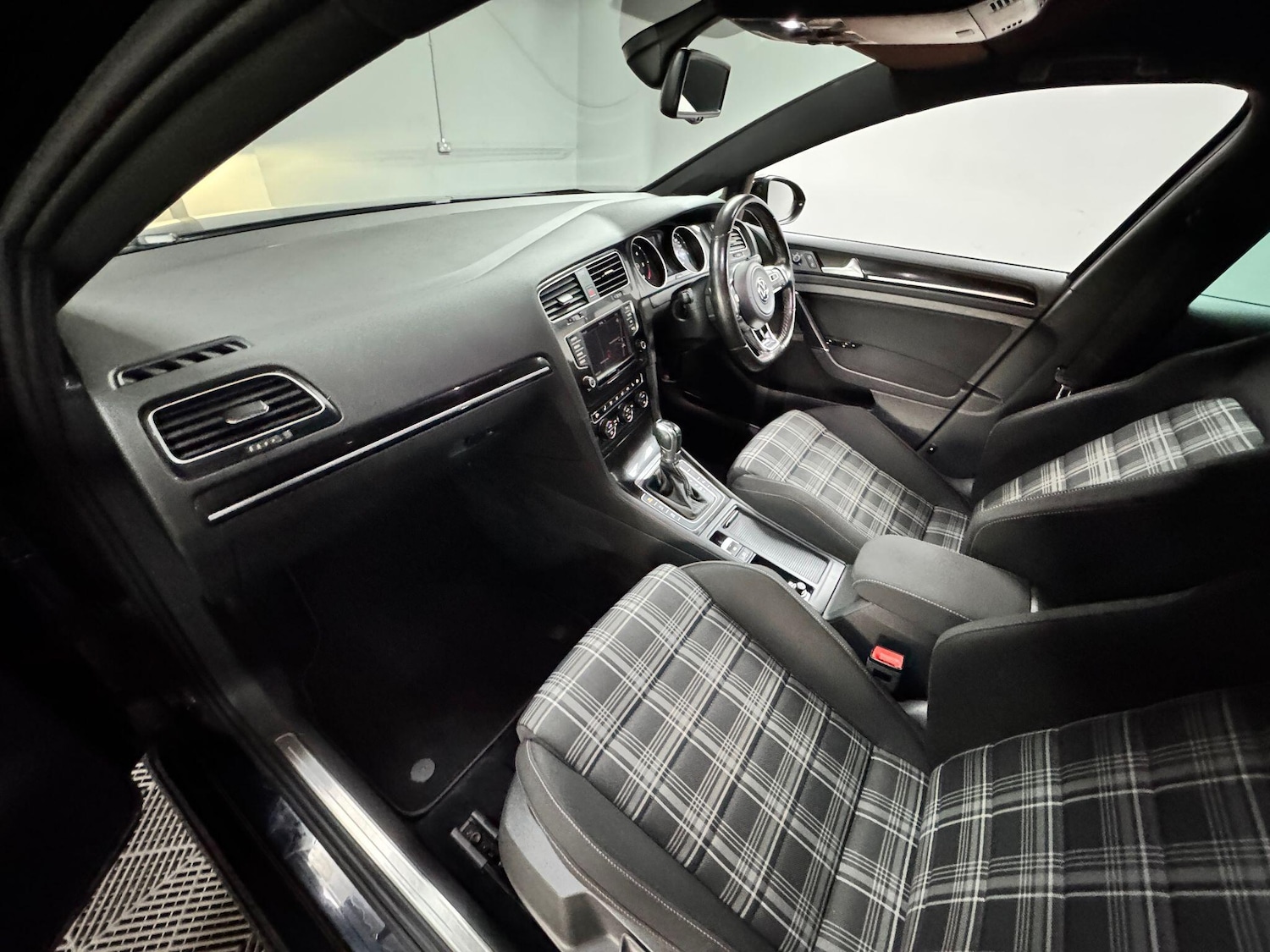 Used Volkswagen Golf 2016 for sale - 76408820: Photo 25