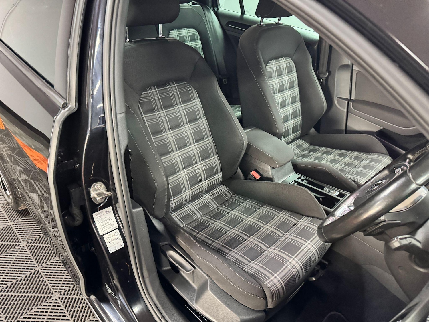 Used Volkswagen Golf 2016 for sale - 76408820: Photo 29