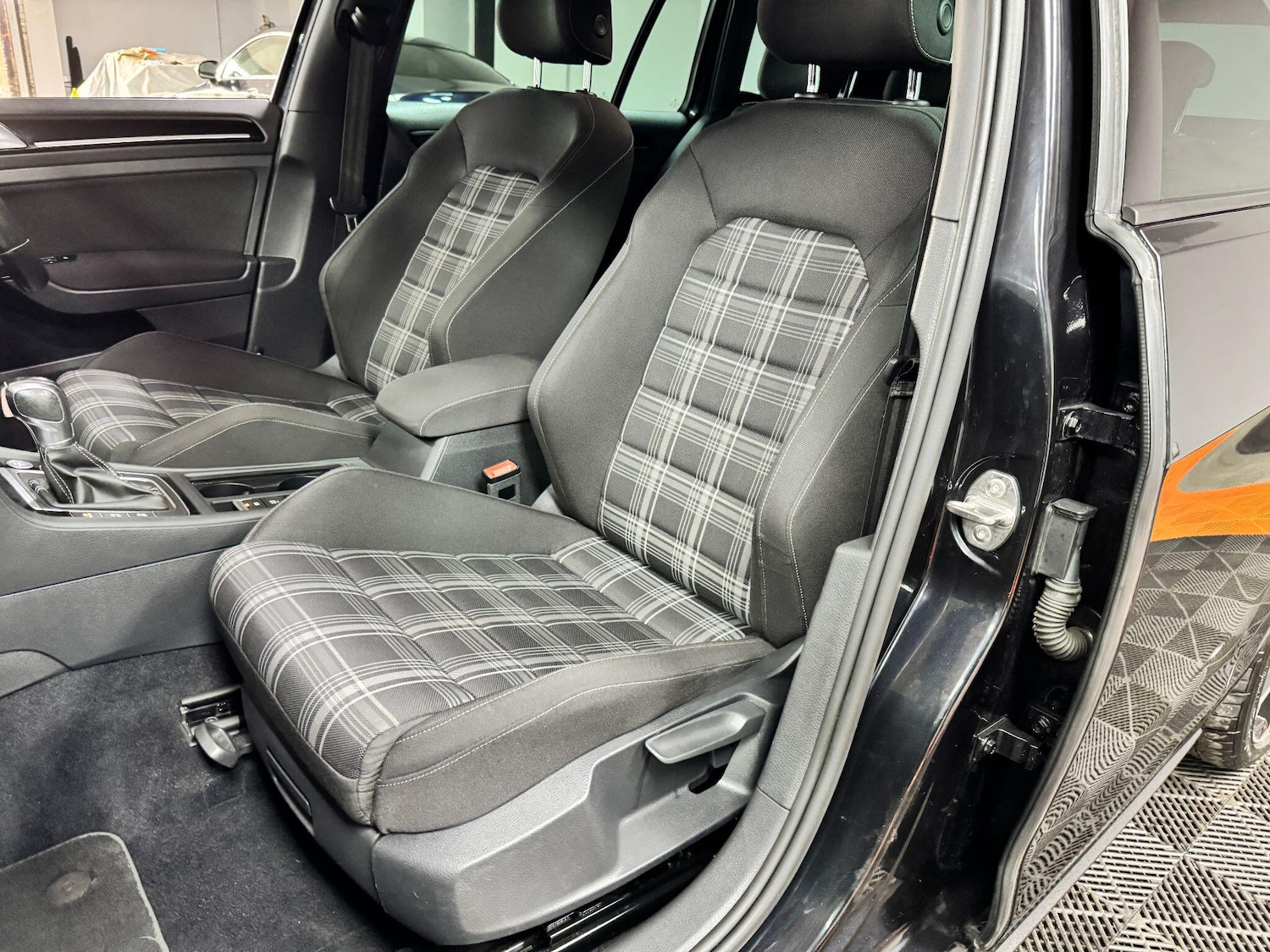 Used Volkswagen Golf 2016 for sale - 76408820: Photo 31