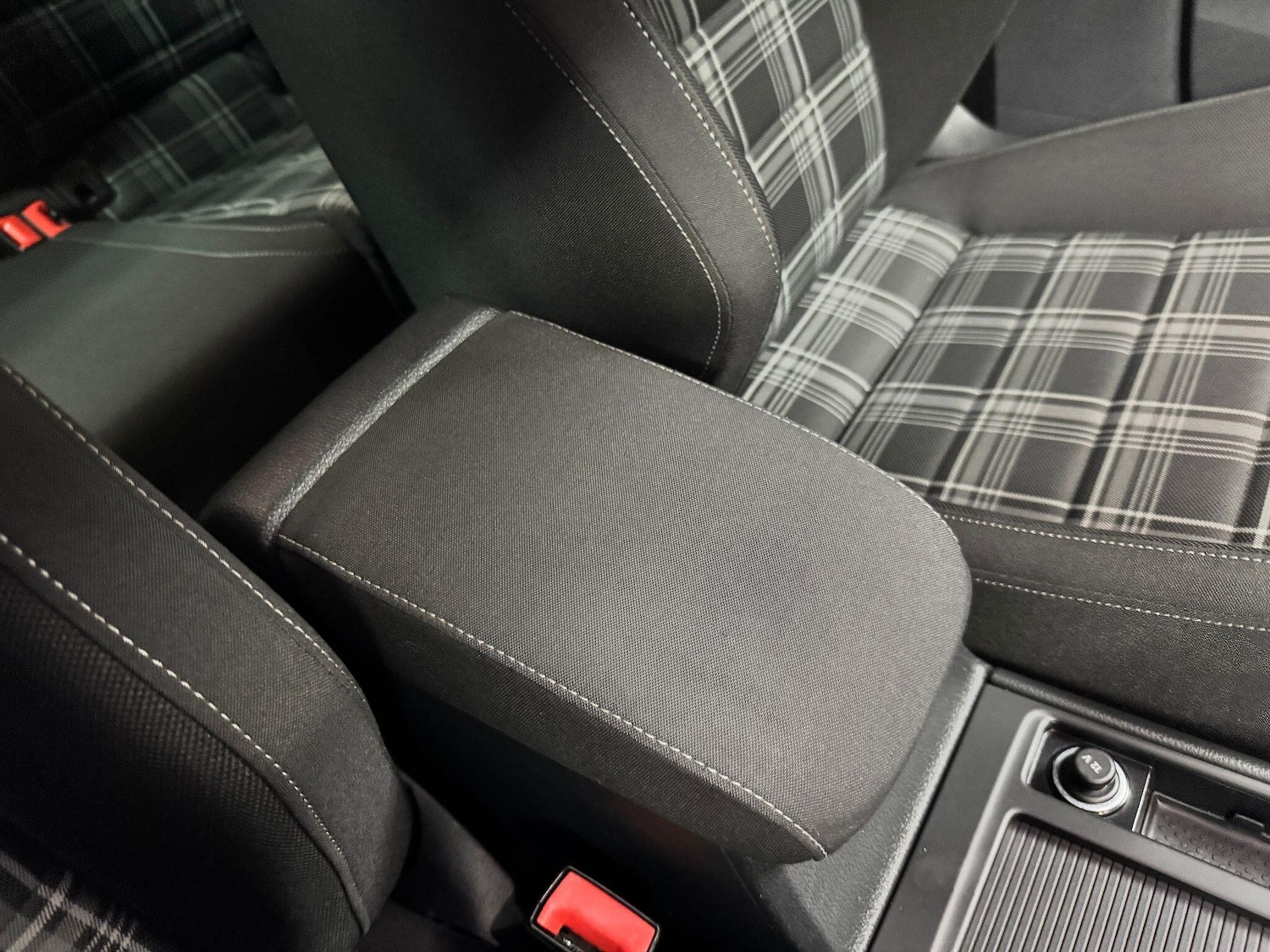 Used Volkswagen Golf 2016 for sale - 76408820: Photo 77