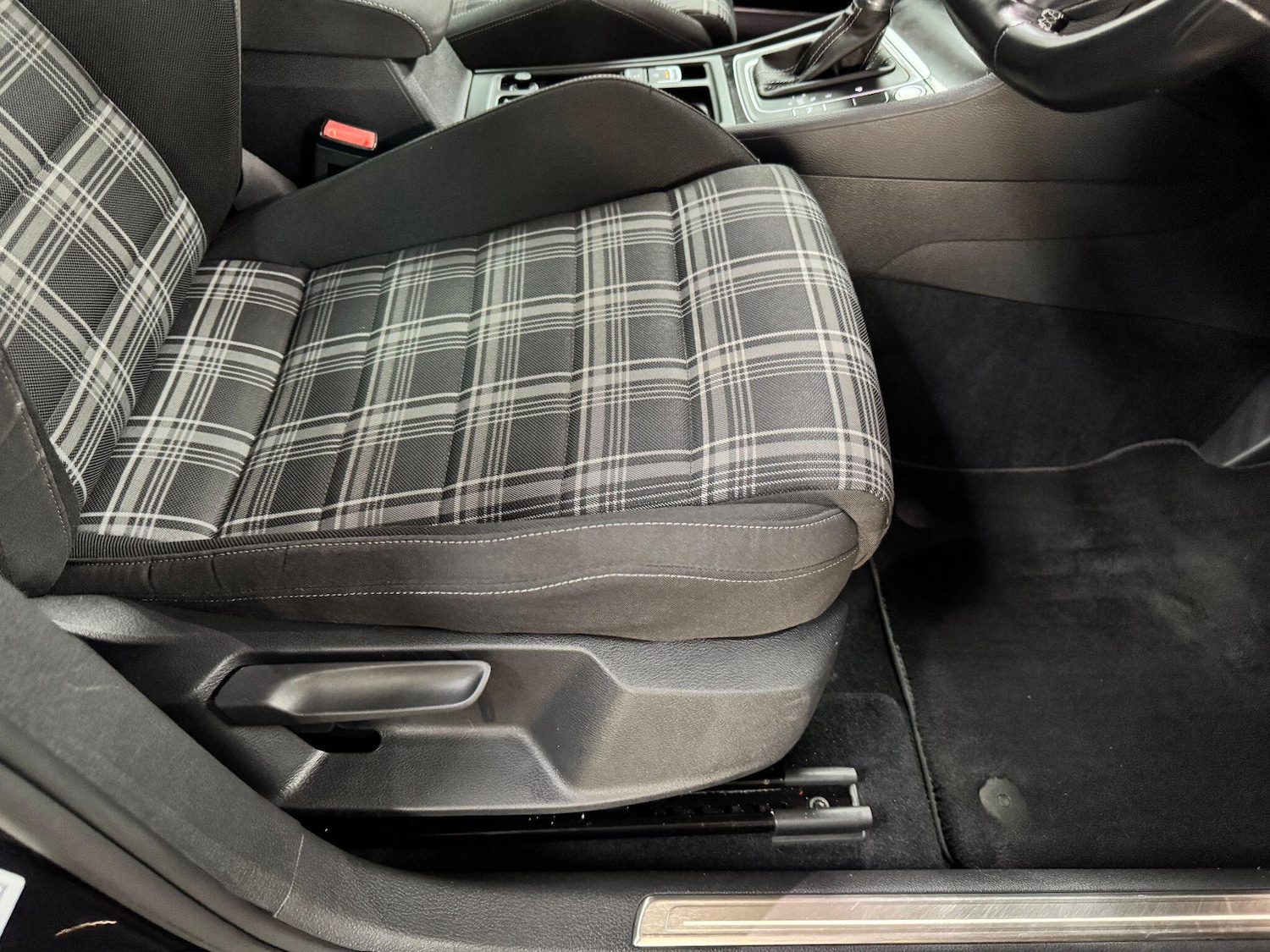 Used Volkswagen Golf 2016 for sale - 76408820: Photo 85