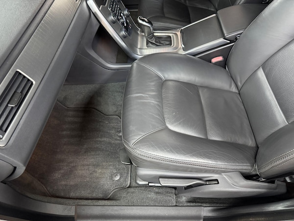 Used Volvo XC70 2014 for sale - 74822544: Photo 14