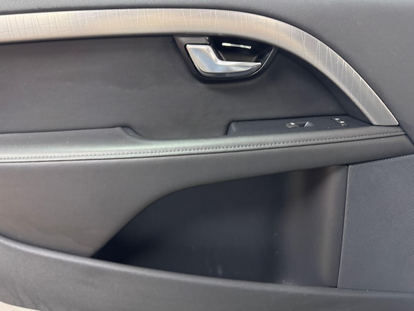 Used Volvo XC70 2014 for sale - 74822544: Photo 16