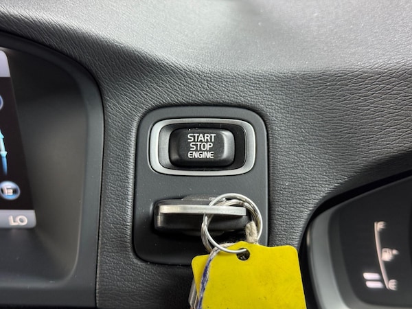 Used Volvo XC70 2014 for sale - 74822544: Photo 64