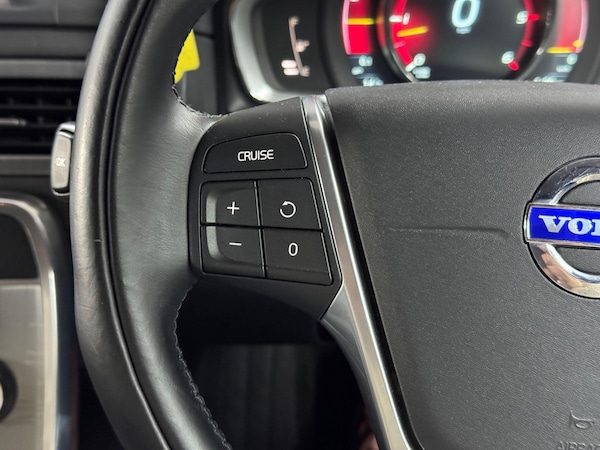 Used Volvo XC70 2014 for sale - 74822544: Photo 65