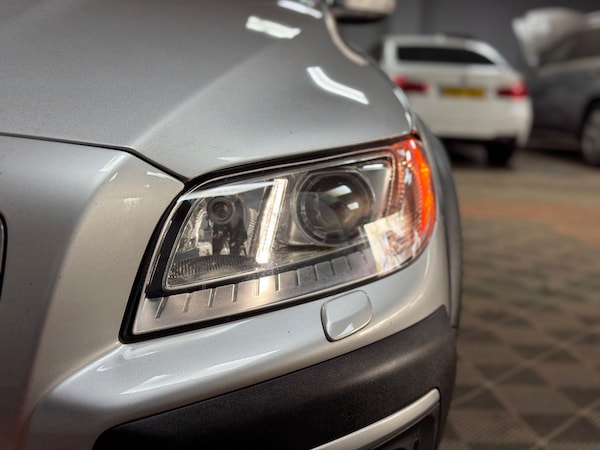 Used Volvo XC70 2014 for sale - 74822544: Photo 81