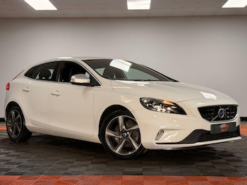 Used Volvo V40 2015 for sale - 79337771: Photo