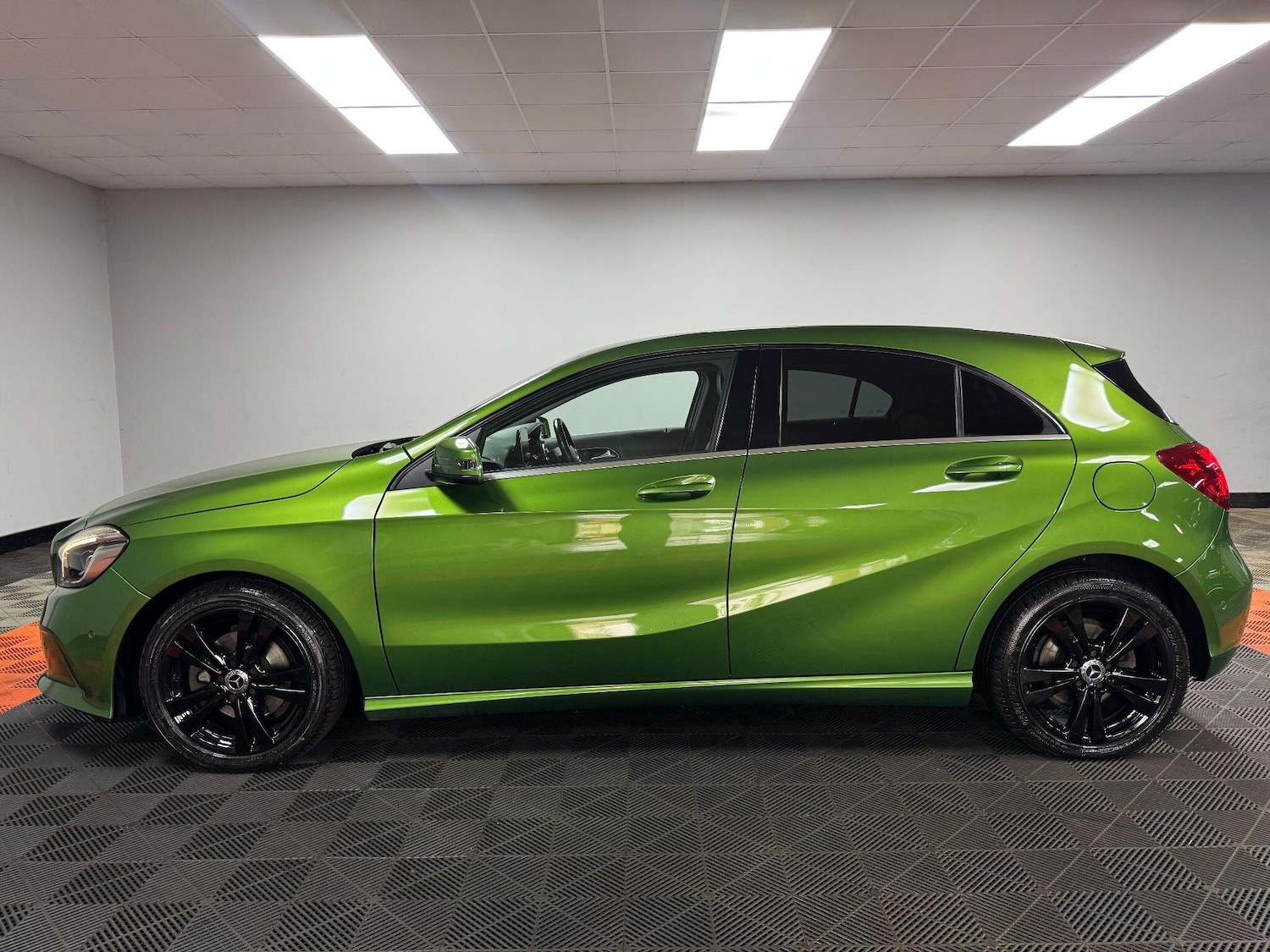 Used Mercedes-Benz A-Class 2016 for sale - 76122670: Photo 8