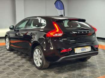 Used Volvo V40 2017 for sale - 74408990: Photo