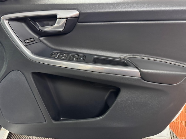 Used Volvo XC60 2015 for sale - 76138651: Photo 33