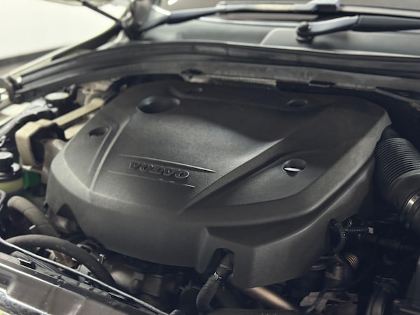 Used Volvo XC60 2015 for sale - 76138651: Photo 89