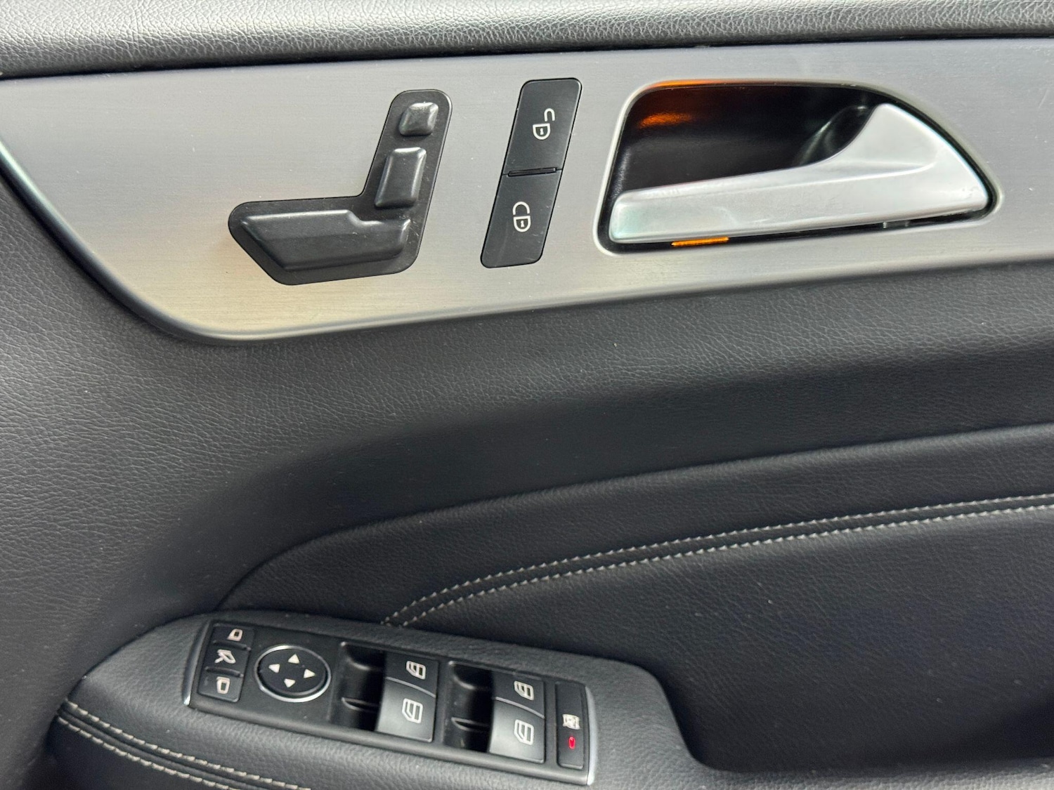 Used Mercedes-Benz M Class 2013 for sale - 76348857: Photo 47