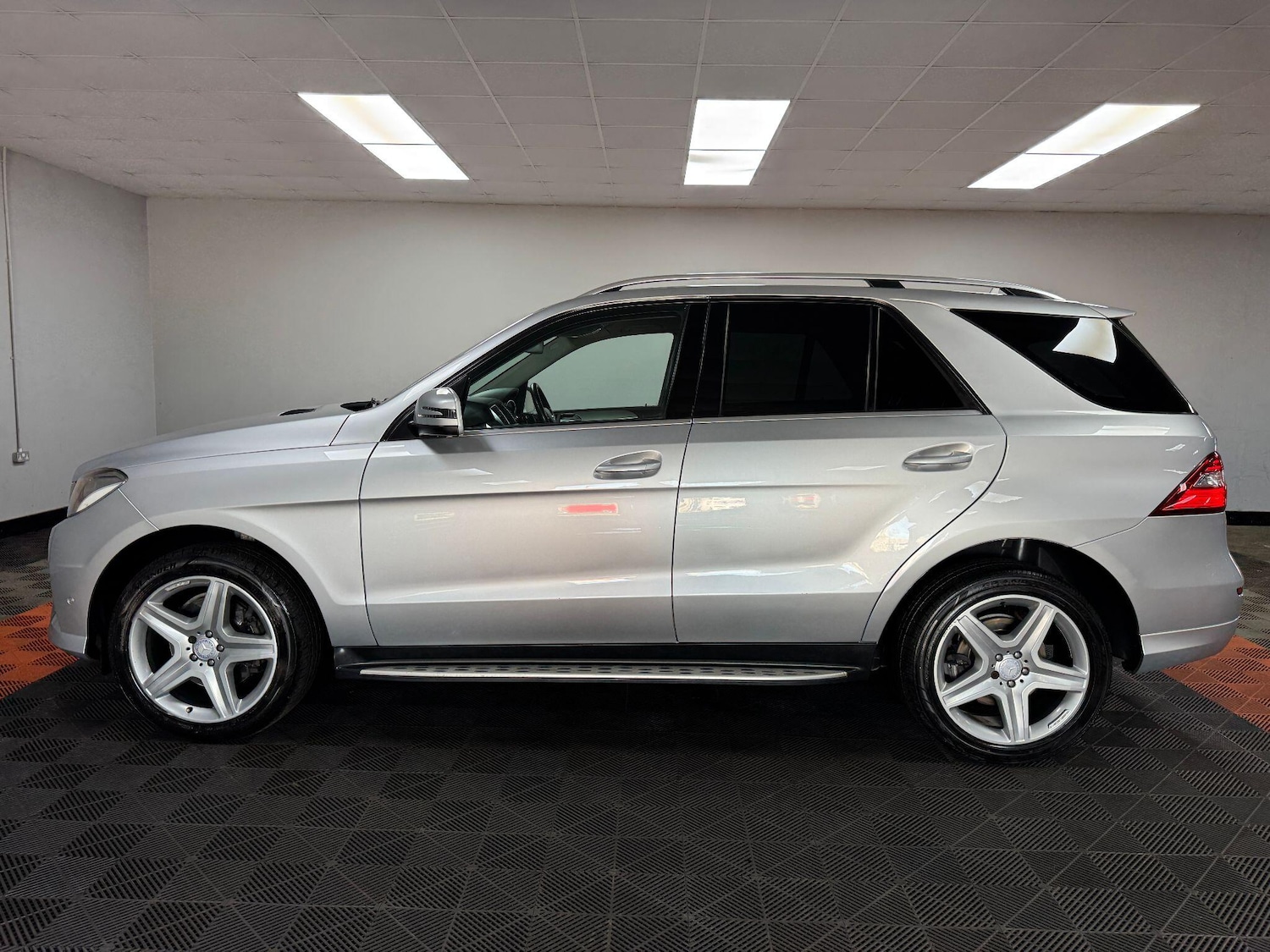 Used Mercedes-Benz M Class 2013 for sale - 76348857: Photo 9