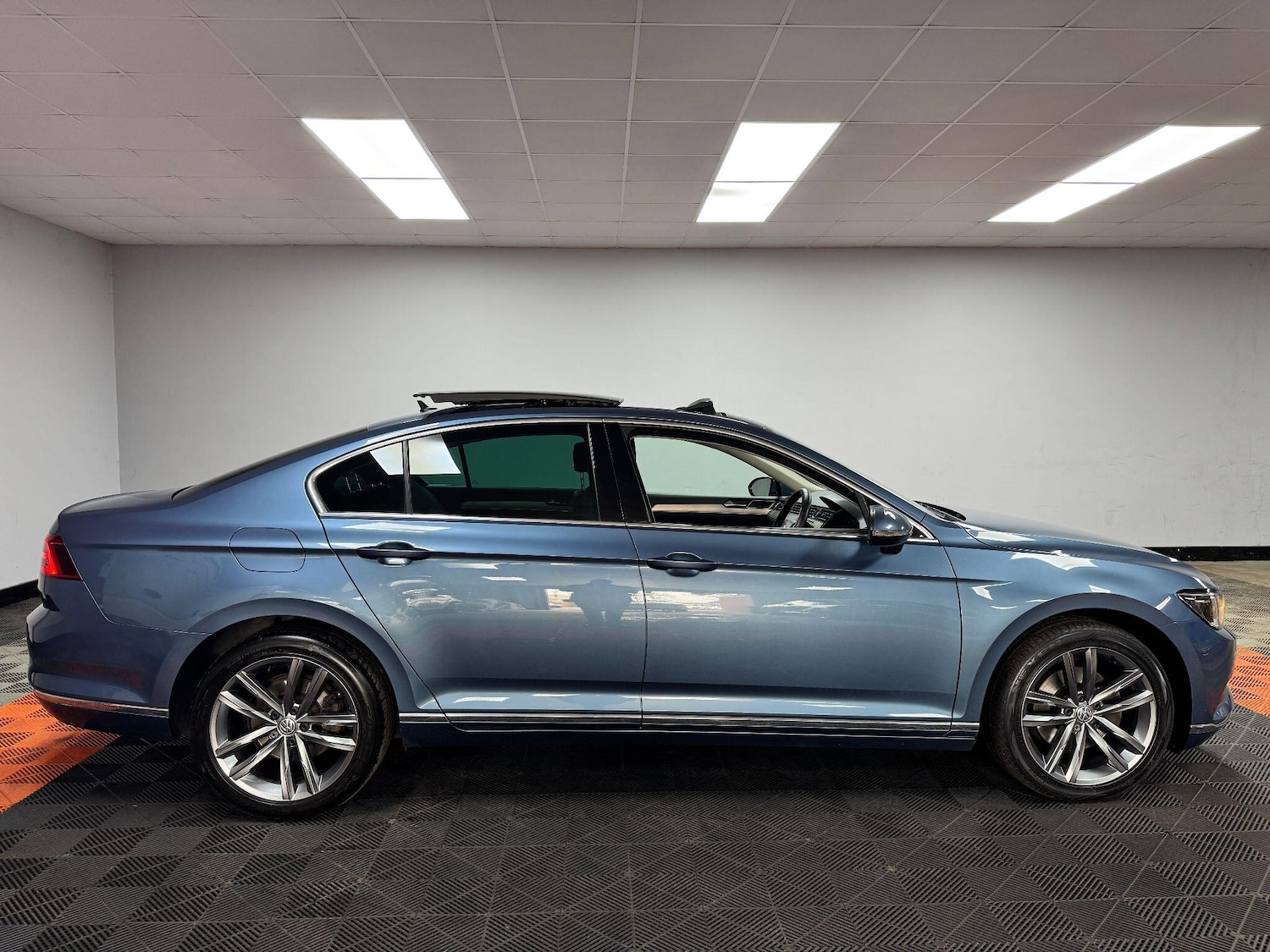 Used Volkswagen Passat 2017 for sale - 76083738: Photo 11