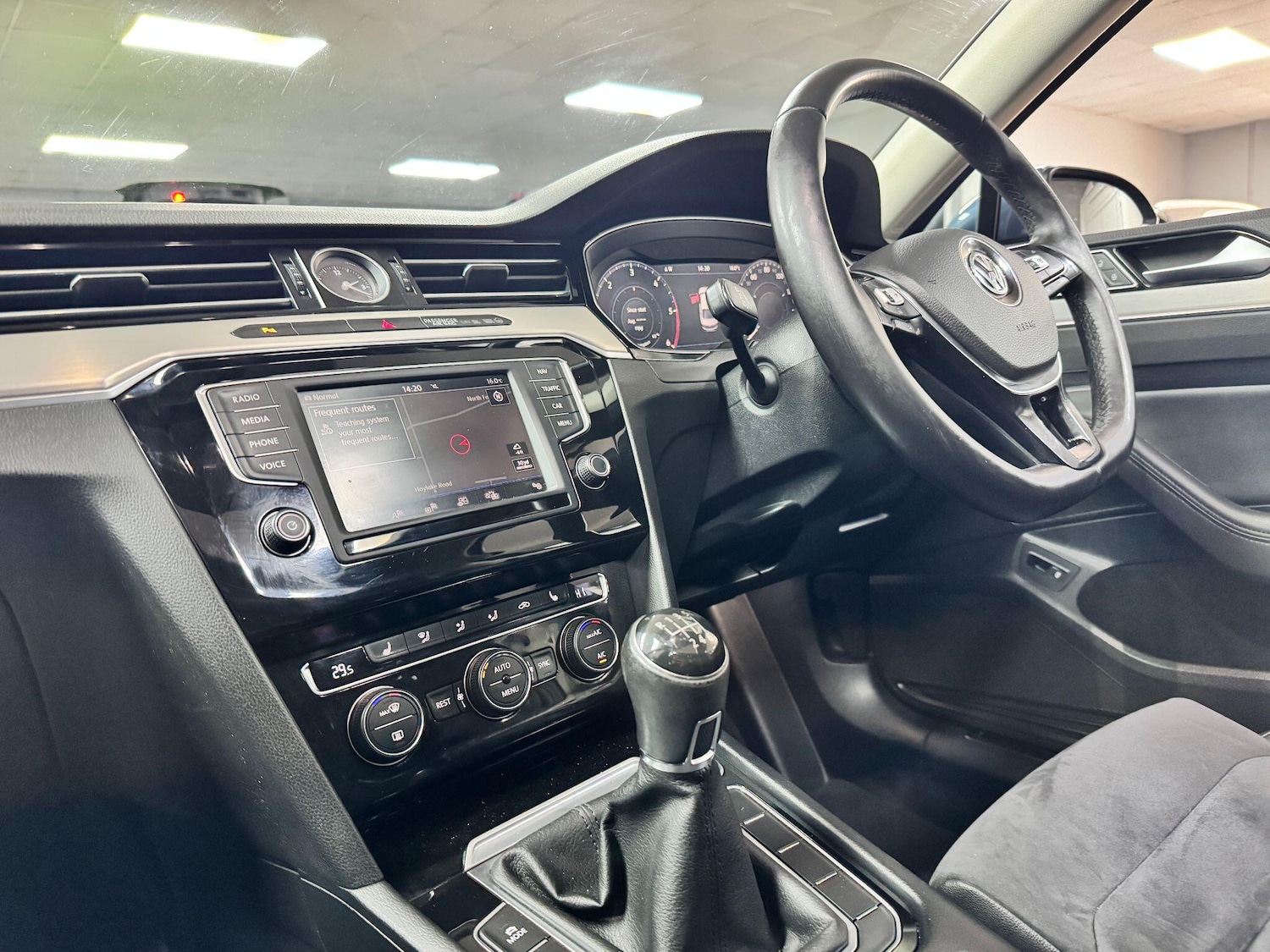 Used Volkswagen Passat 2017 for sale - 76083738: Photo 15
