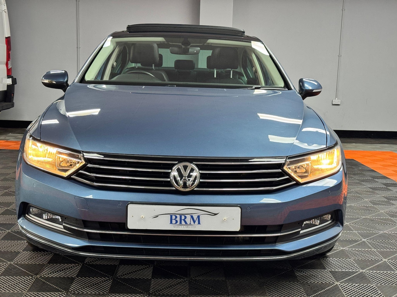 Used Volkswagen Passat 2017 for sale - 76083738: Photo 2