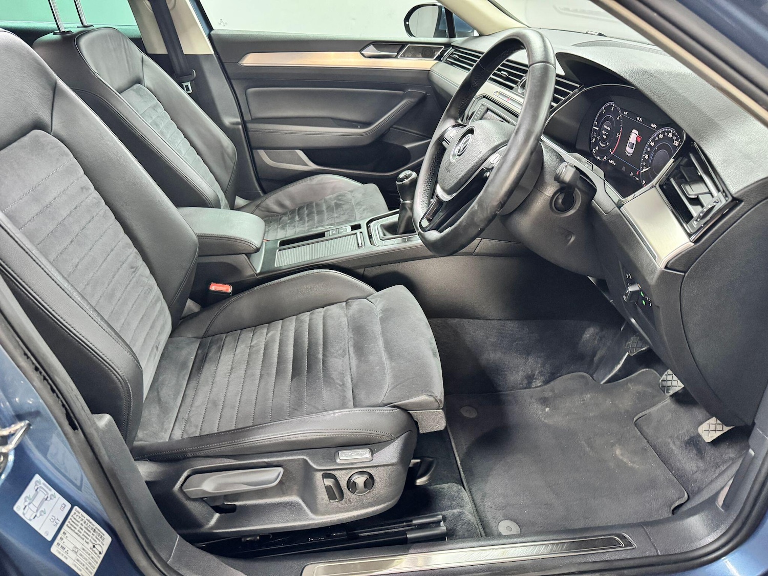 Used Volkswagen Passat 2017 for sale - 76083738: Photo 25
