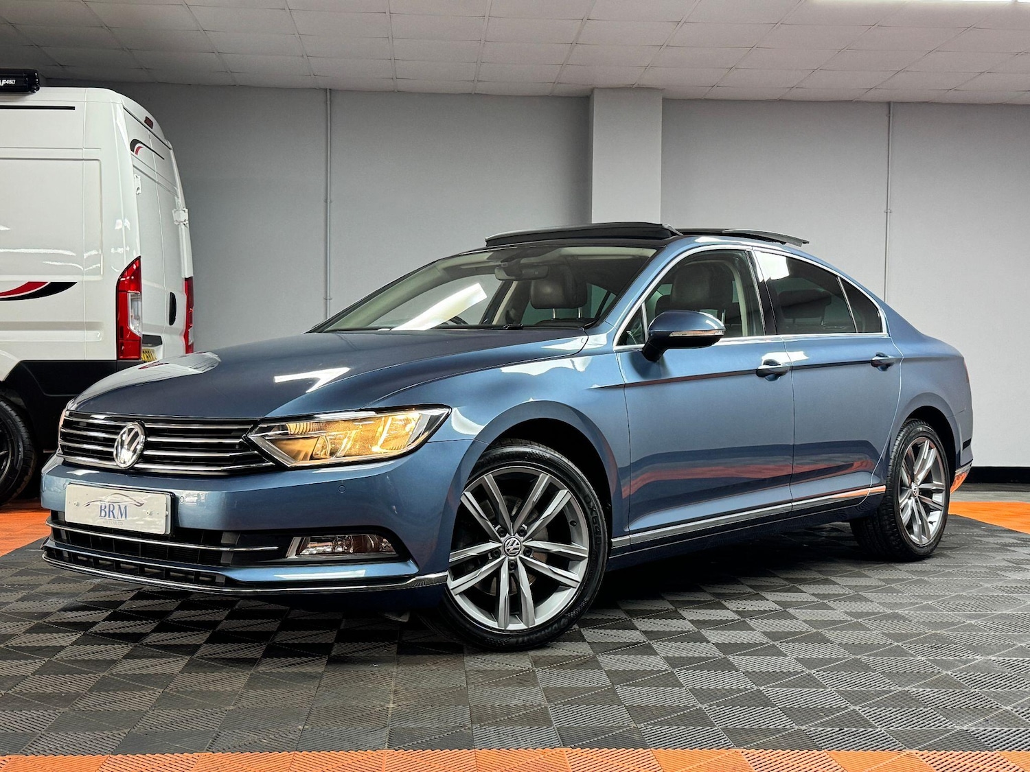 Used Volkswagen Passat 2017 for sale - 76083738: Photo 3