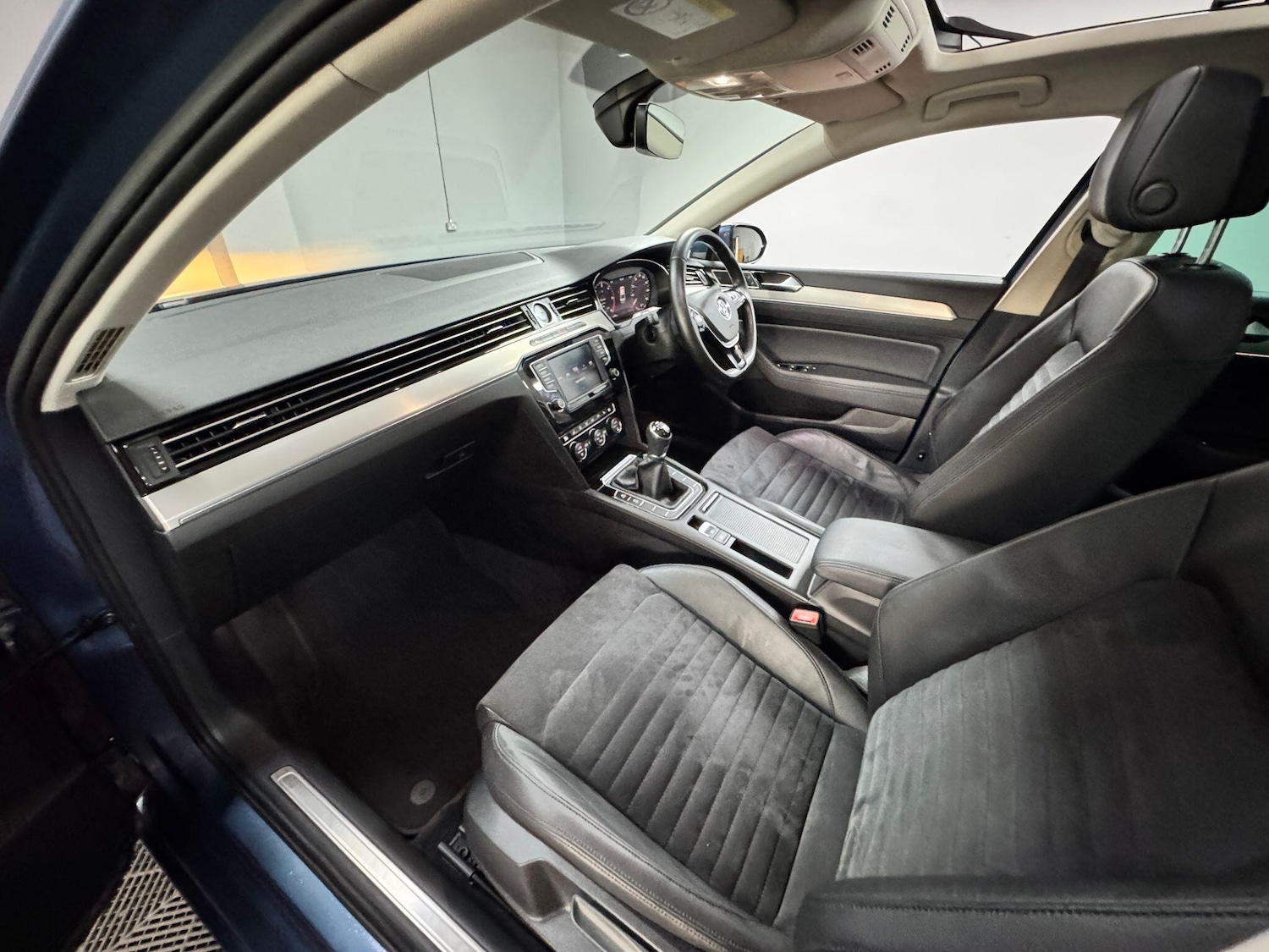 Used Volkswagen Passat 2017 for sale - 76083738: Photo 72