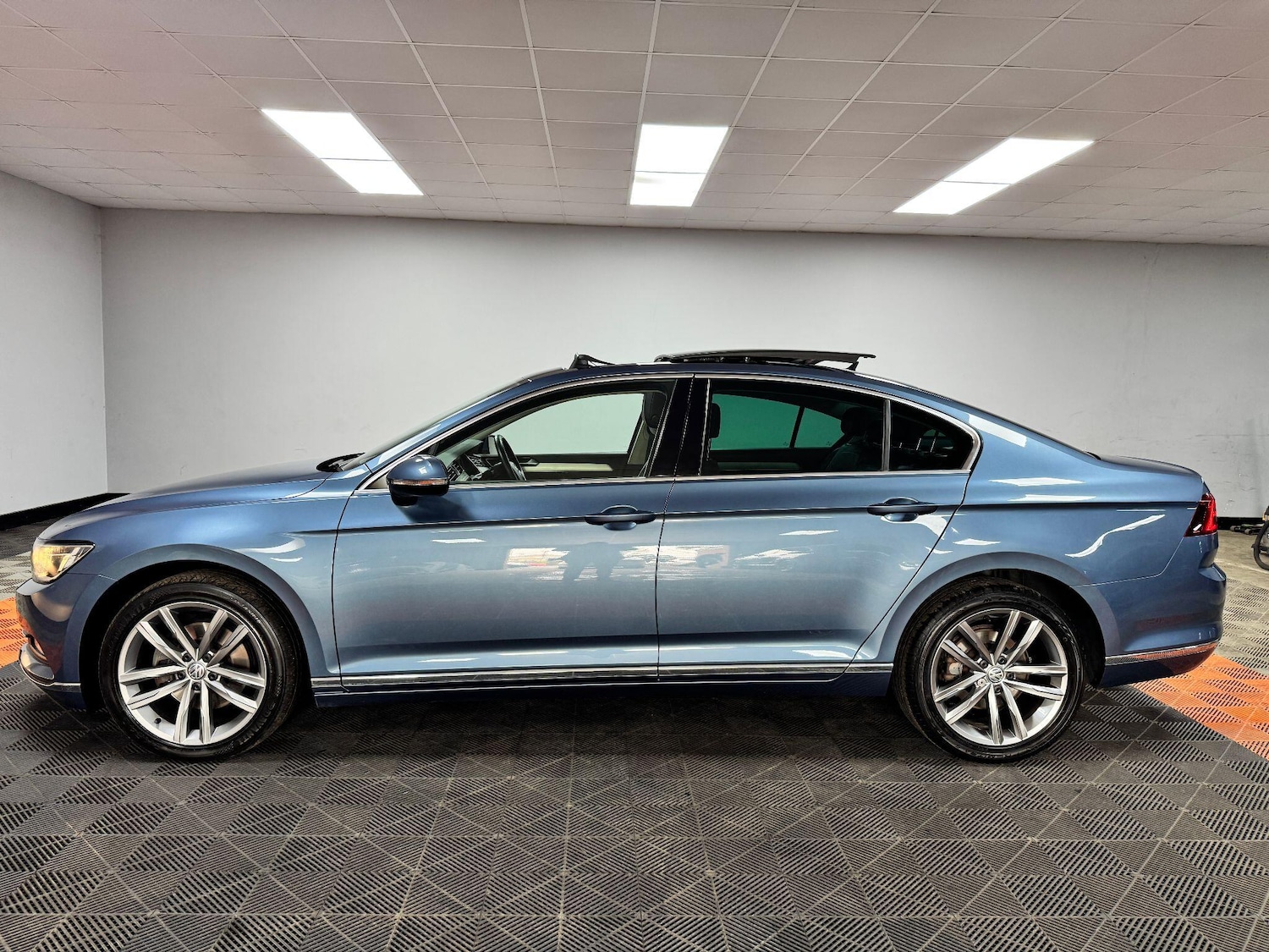 Used Volkswagen Passat 2017 for sale - 76083738: Photo 9