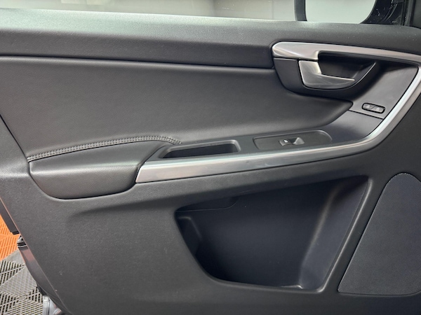Used Volvo XC60 2016 for sale - 75589362: Photo 46
