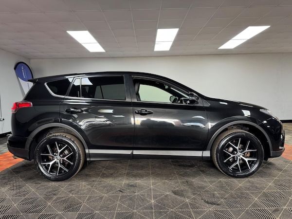 Used Toyota RAV4 2018 for sale - 74822813: Photo 10