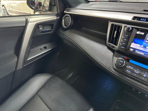 Used Toyota RAV4 2018 for sale - 74822813: Photo 19