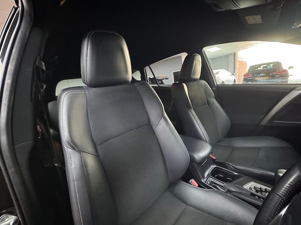 Used Toyota RAV4 2018 for sale - 74822813: Photo 23