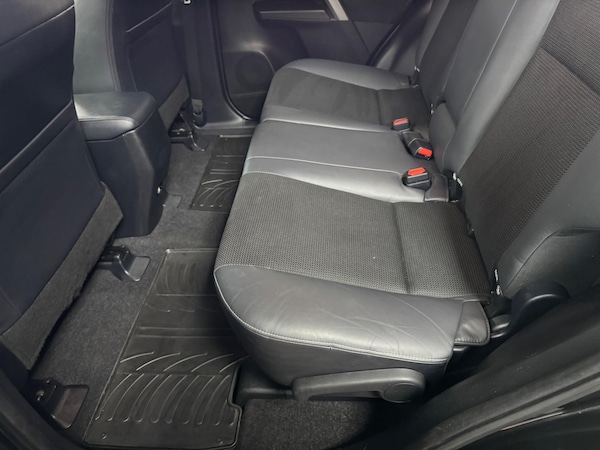 Used Toyota RAV4 2018 for sale - 74822813: Photo 26