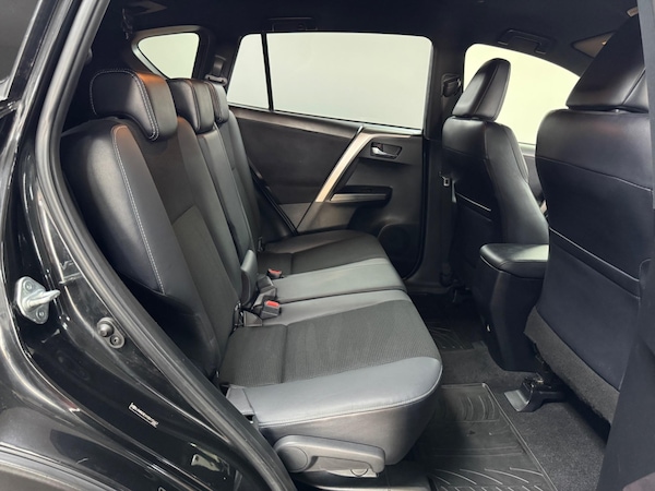 Used Toyota RAV4 2018 for sale - 74822813: Photo 29